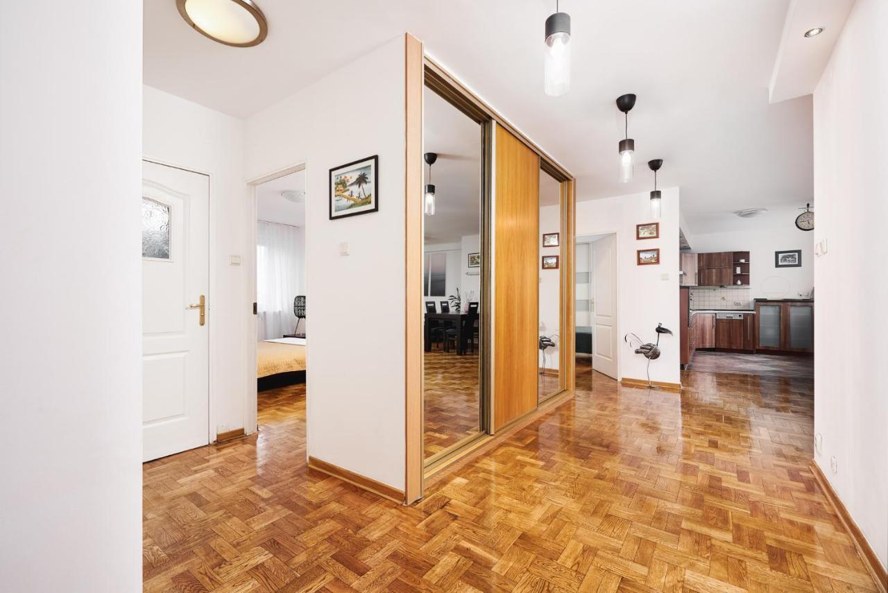 Lumina Spacious Apartment Near The Railway Station Varsavia Esterno foto