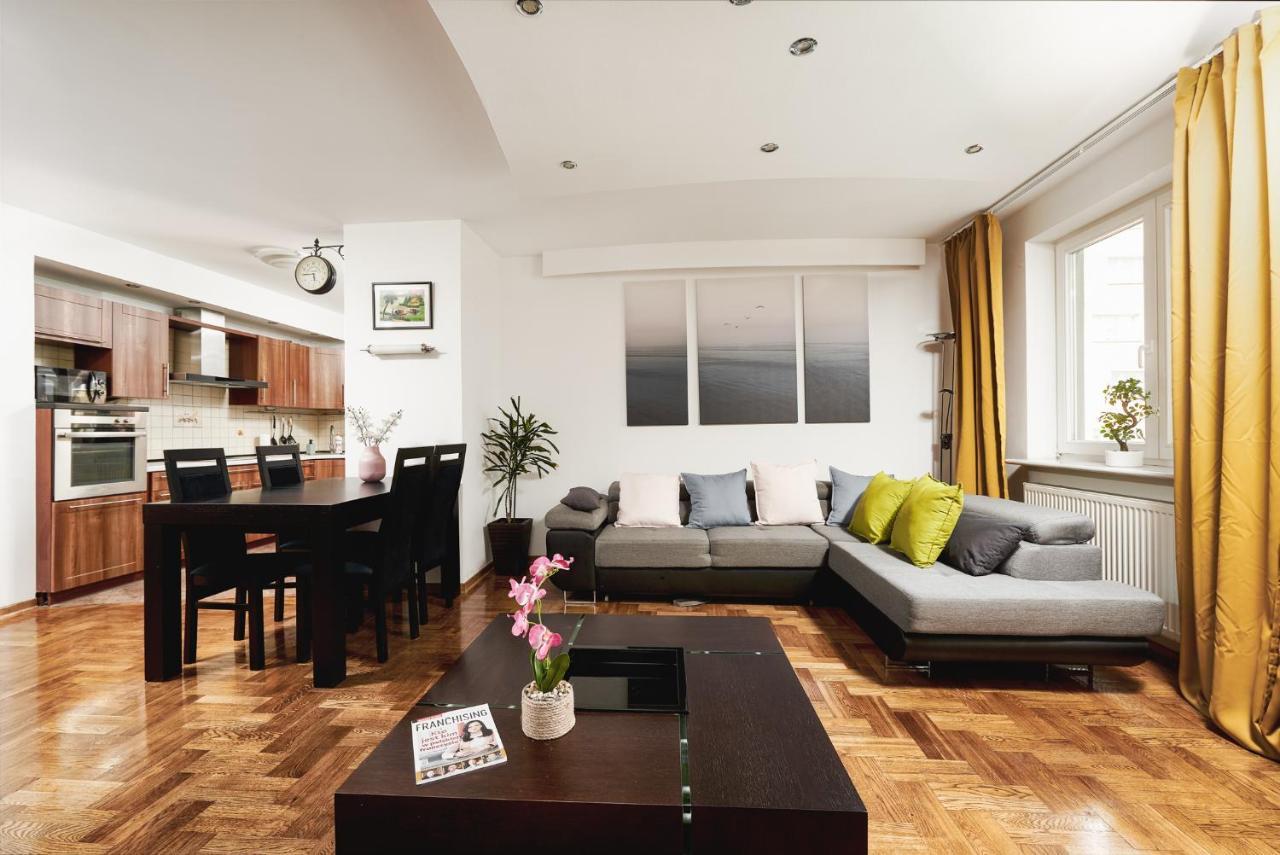 Lumina Spacious Apartment Near The Railway Station Varsavia Esterno foto